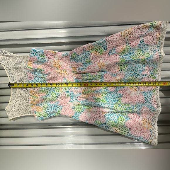 Lilly Pulitzer - Picture 4 of 5